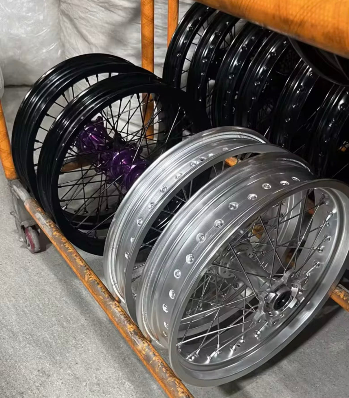 Chrome Ultra Bee supermotos